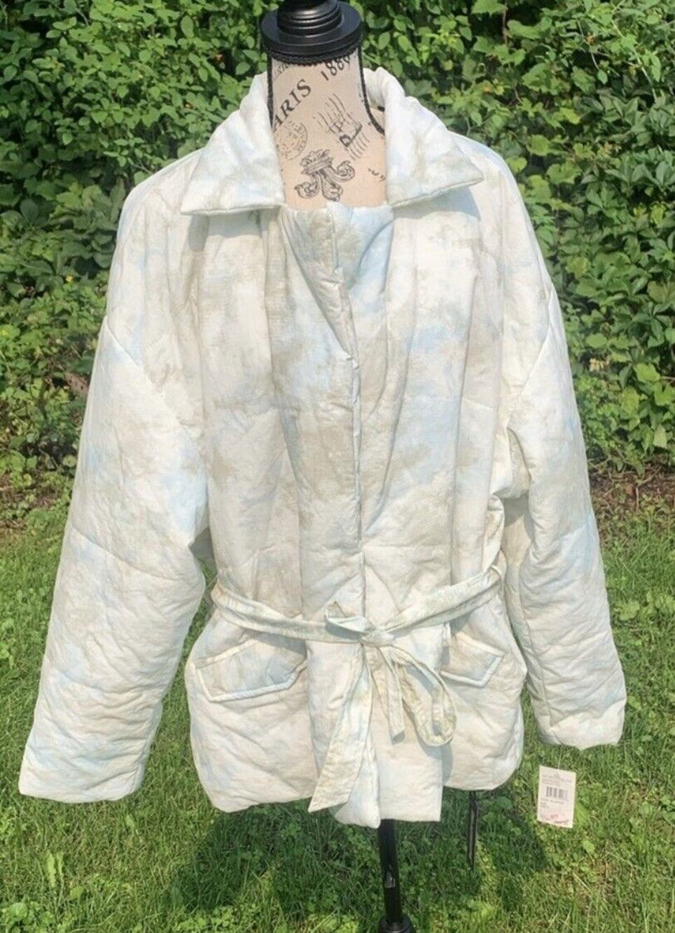 BlankNYC XL water colored white puffer jacket with belt and pockets